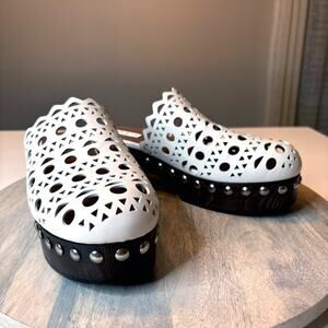Alaia White Leather Laser-Cut Clog Mules Studded Wooden Platform EU 40 US 8.5